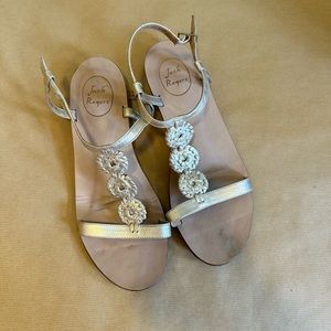 Jack Roger’s gold Worth flat sandal size 8.5